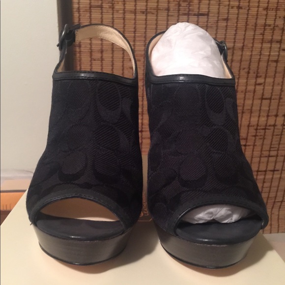 Coach (A8186) Janet Signature wedges - Picture 3 of 5